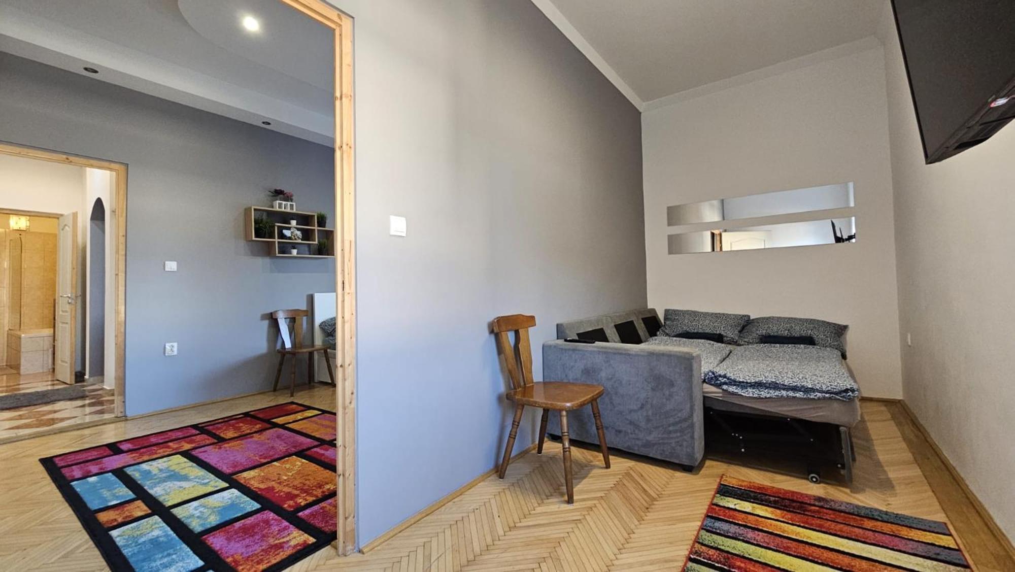 Lovely Central Apartment With Free Parking, Koezponthoz Koezeli 3 Szobas Lakas Дьор Екстериор снимка
