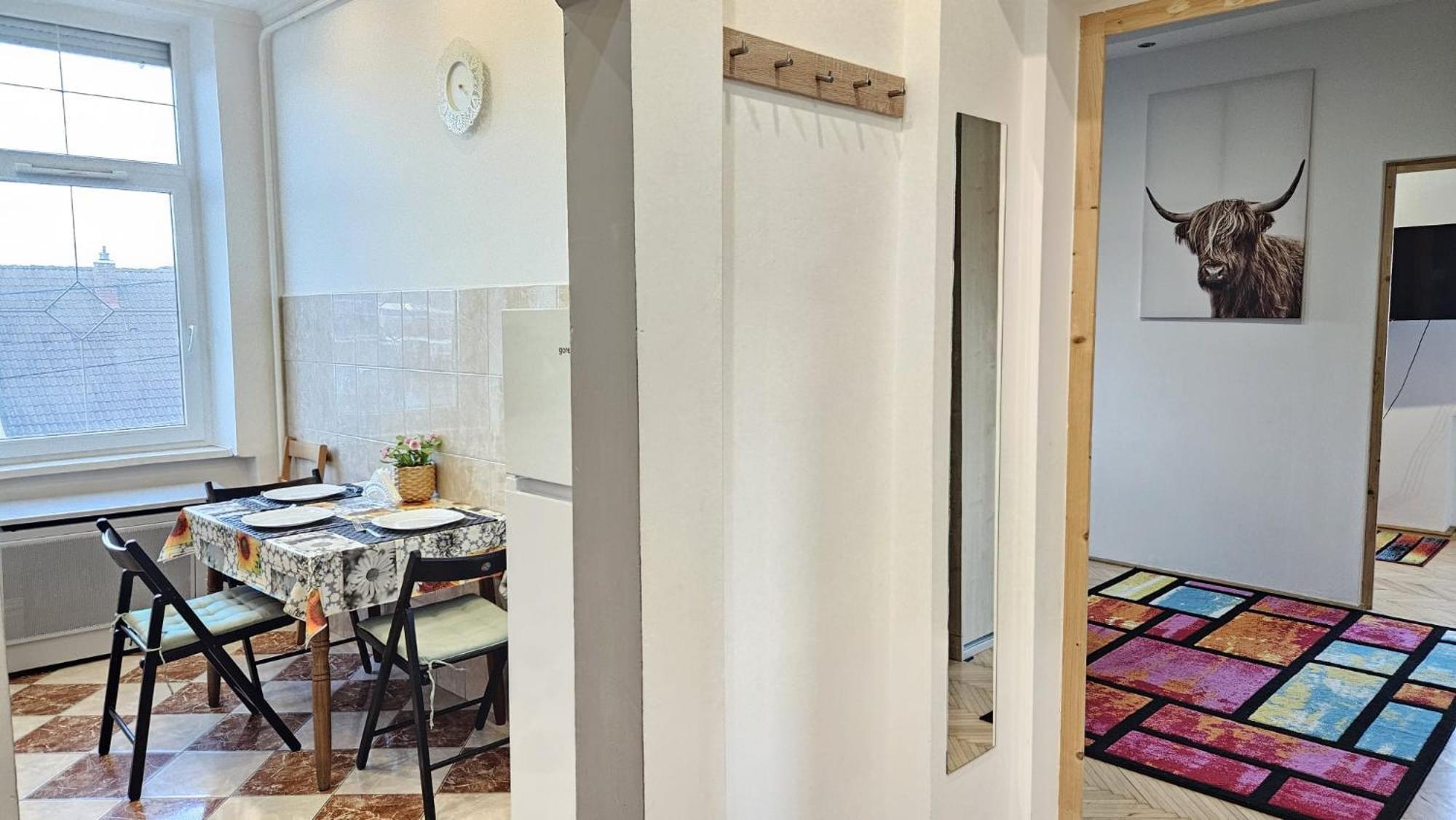 Lovely Central Apartment With Free Parking, Koezponthoz Koezeli 3 Szobas Lakas Дьор Екстериор снимка