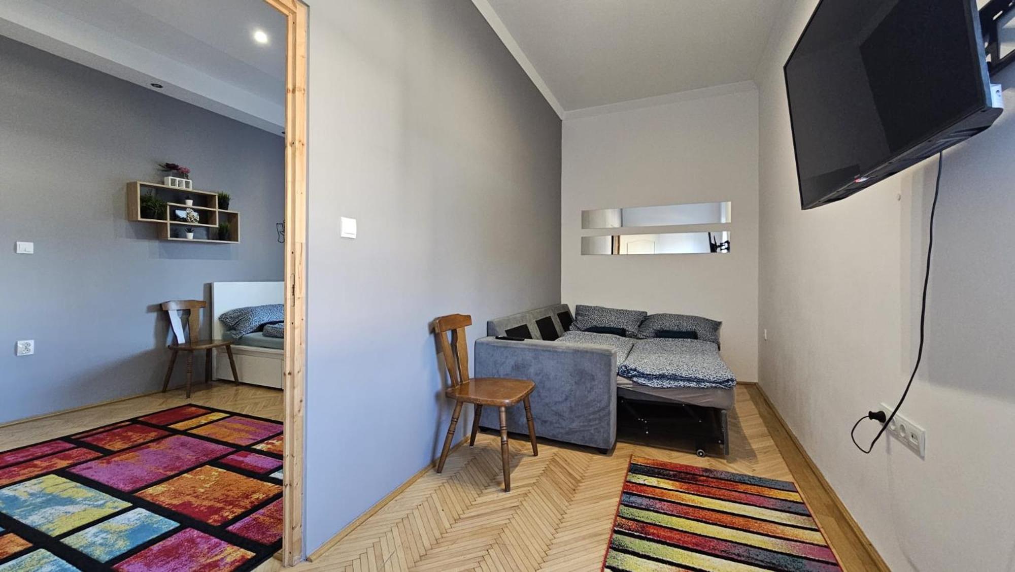 Lovely Central Apartment With Free Parking, Koezponthoz Koezeli 3 Szobas Lakas Дьор Екстериор снимка