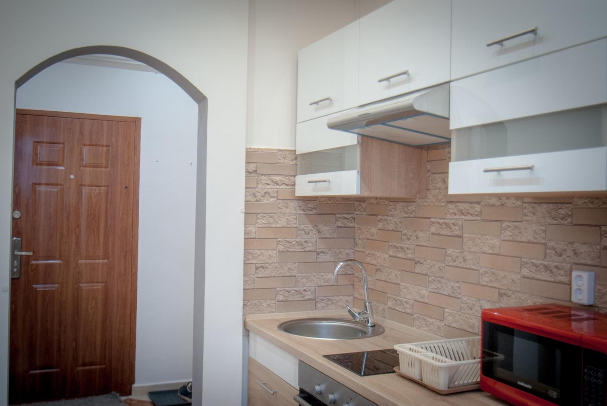 Lovely Central Apartment With Free Parking, Koezponthoz Koezeli 3 Szobas Lakas Дьор Екстериор снимка
