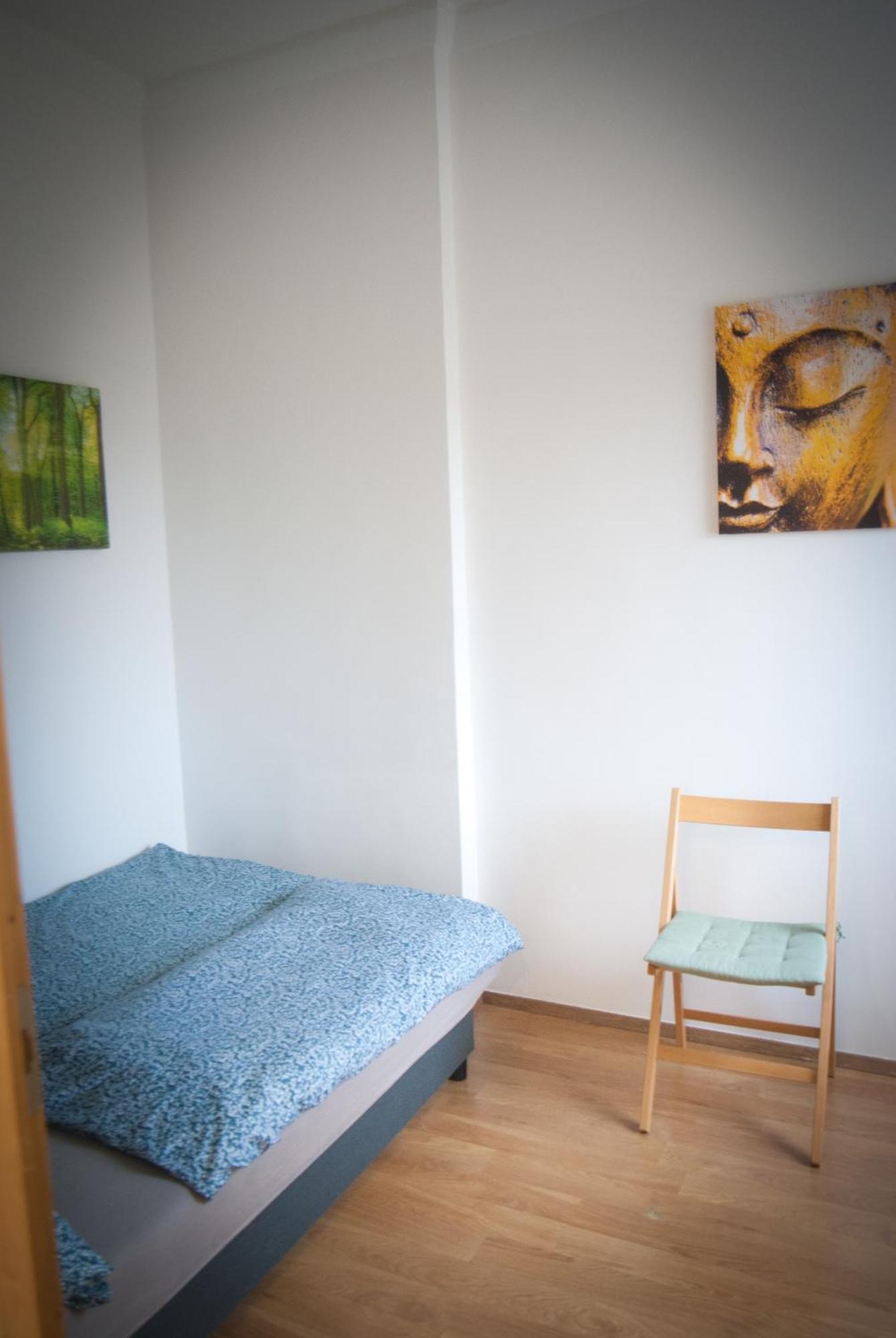 Lovely Central Apartment With Free Parking, Koezponthoz Koezeli 3 Szobas Lakas Дьор Екстериор снимка